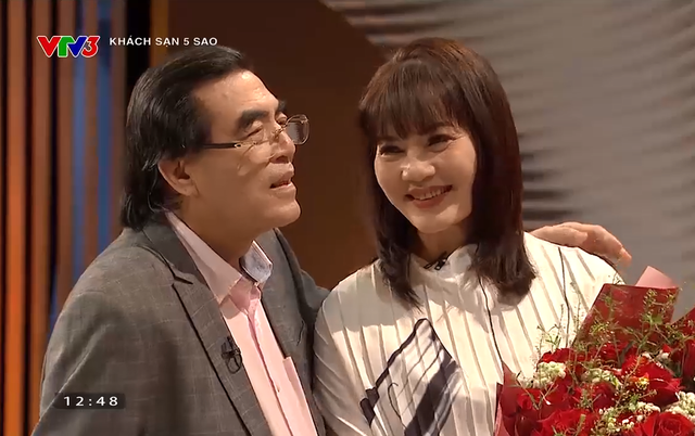 Nam NSND nổi tiếng cả nước, U80 mới công khai “nửa kia” trên truyền hình, đi diễn về đến nhà là “vợ ơi, tiền đây”- Ảnh 3. Nam NSND nổi tiếng cả nước, U80 mới công khai “nửa kia” trên truyền hình, đi diễn về đến nhà là “vợ ơi, tiền đây”- Ảnh 3.