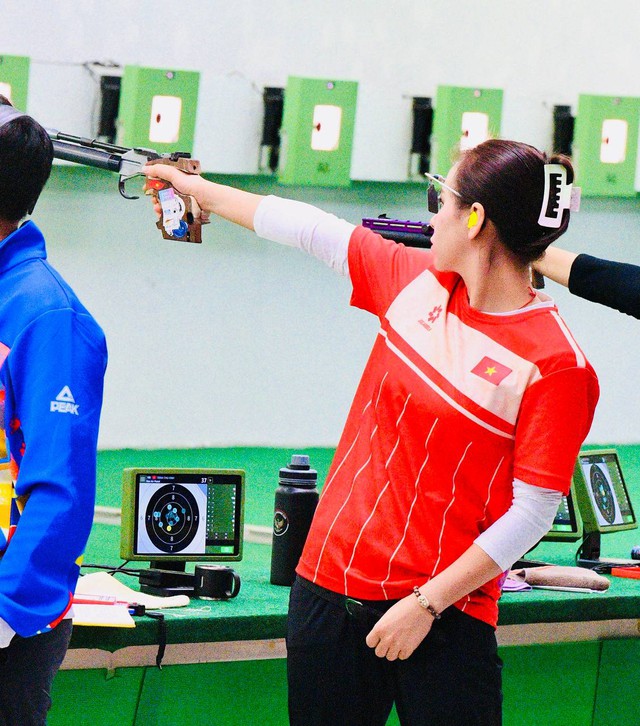 Phỏng vấn nóng nữ xạ thủ ngầu nhất SEA Games Trịnh Thu Vinh: Áp lực đến bật khóc rồi trở lại giành luôn 2 HCV!- Ảnh 1. Phỏng vấn nóng nữ xạ thủ ngầu nhất SEA Games Trịnh Thu Vinh: Áp lực đến bật khóc rồi trở lại giành luôn 2 HCV!- Ảnh 1.