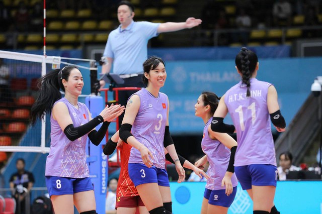 Ngắm dàn gái xinh bóng chuyền Việt Nam: Một mét vuông mấy cô chân dài thẳng tắp, visual xinh lung linh- Ảnh 15. Ngắm dàn gái xinh bóng chuyền Việt Nam: Một mét vuông mấy cô chân dài thẳng tắp, visual xinh lung linh- Ảnh 15.