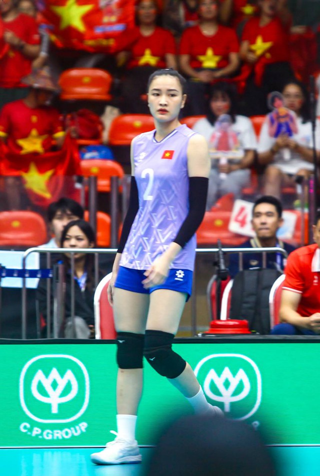 Ngắm dàn gái xinh bóng chuyền Việt Nam: Một mét vuông mấy cô chân dài thẳng tắp, visual xinh lung linh- Ảnh 11. Ngắm dàn gái xinh bóng chuyền Việt Nam: Một mét vuông mấy cô chân dài thẳng tắp, visual xinh lung linh- Ảnh 11.
