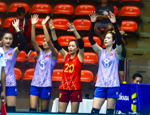 Ngắm dàn gái xinh bóng chuyền Việt Nam: Một mét vuông mấy cô chân dài thẳng tắp, visual xinh lung linh- Ảnh 5. Ngắm dàn gái xinh bóng chuyền Việt Nam: Một mét vuông mấy cô chân dài thẳng tắp, visual xinh lung linh- Ảnh 5.