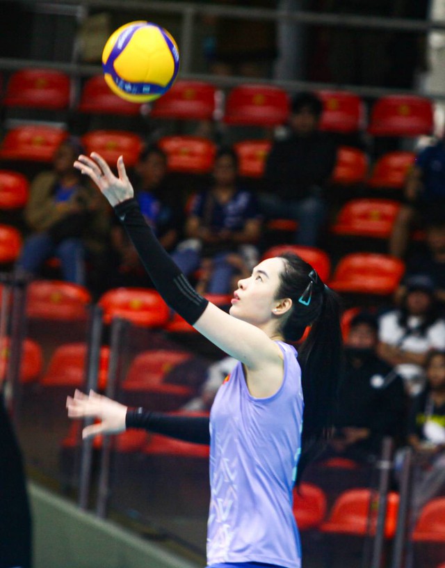 Ngắm dàn gái xinh bóng chuyền Việt Nam: Một mét vuông mấy cô chân dài thẳng tắp, visual xinh lung linh- Ảnh 4. Ngắm dàn gái xinh bóng chuyền Việt Nam: Một mét vuông mấy cô chân dài thẳng tắp, visual xinh lung linh- Ảnh 4.