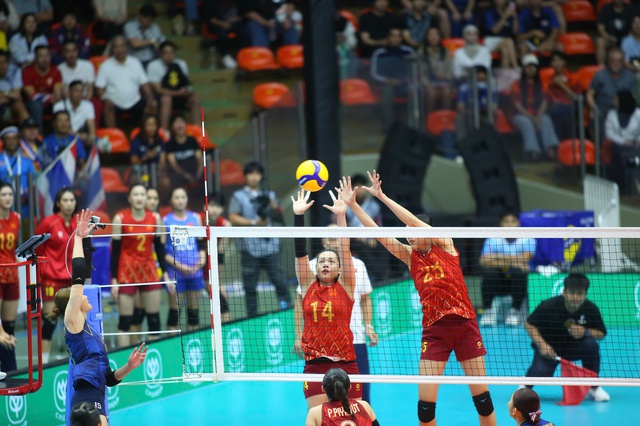 Nghiệt ngã: Bóng chuyền nữ Việt Nam mất HCV vào tay Thái Lan sau màn rượt đuổi tỉ số nghẹt thở ở chung kết SEAGames- Ảnh 3.