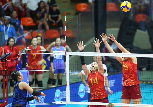 Nghiệt ngã: Bóng chuyền nữ Việt Nam mất HCV vào tay Thái Lan sau màn rượt đuổi tỉ số nghẹt thở ở chung kết SEAGames- Ảnh 2.