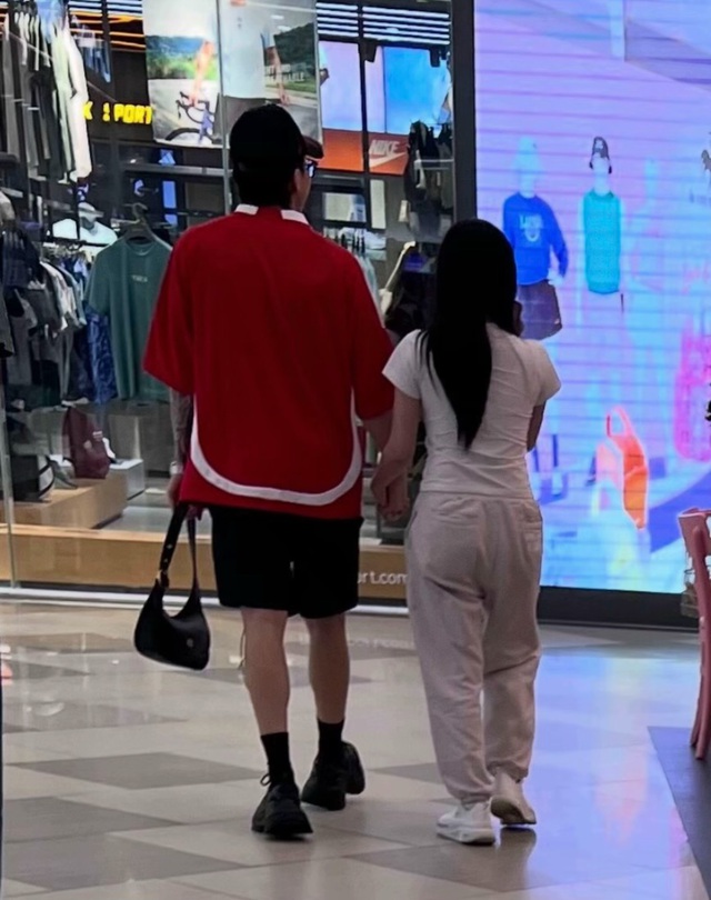 Orange công khai bạn trai "hồng hài nhi"- Ảnh 4. Orange công khai bạn trai "hồng hài nhi"- Ảnh 4.