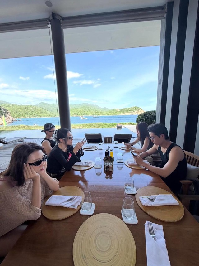 Orange công khai bạn trai "hồng hài nhi"- Ảnh 7. Orange công khai bạn trai "hồng hài nhi"- Ảnh 7.