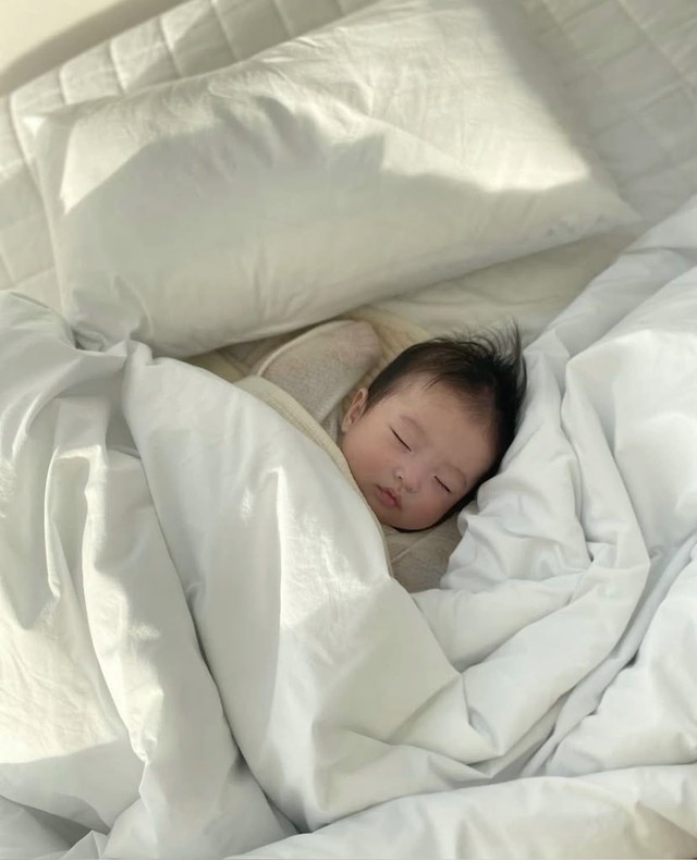 Rối loạn giấc ngủ ở trẻ: Con mất ngủ, cả nhà mệt - bố mẹ cần làm gì để hỗ trợ con?- Ảnh 2. Rối loạn giấc ngủ ở trẻ: Con mất ngủ, cả nhà mệt - bố mẹ cần làm gì để hỗ trợ con?- Ảnh 2.