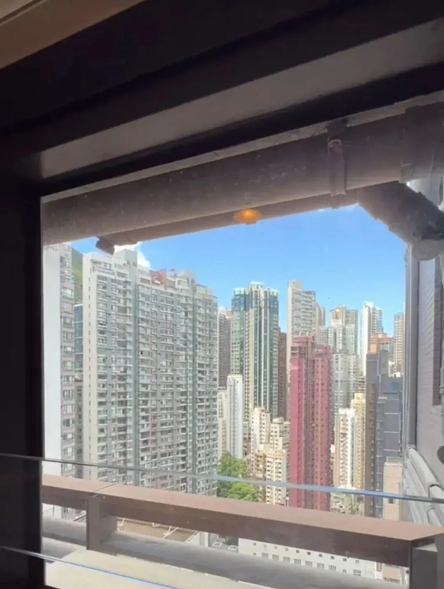 Phát nể căn hộ 3m² ở Hong Kong: Chật không nhích nổi người vẫn sống tốt, đặc biệt có toilet riêng- Ảnh 11.