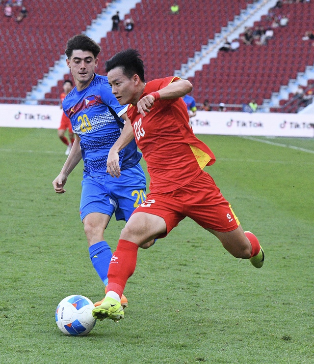 Nam thần 2k3 ăn mừng như Ronaldo, nói 1 câu cực ý nghĩa khi ghi bàn giúp U22 Việt Nam vào chung kết SEA Games- Ảnh 9.