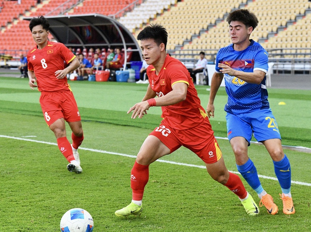 Nam thần 2k3 ăn mừng như Ronaldo, nói 1 câu cực ý nghĩa khi ghi bàn giúp U22 Việt Nam vào chung kết SEA Games- Ảnh 11.