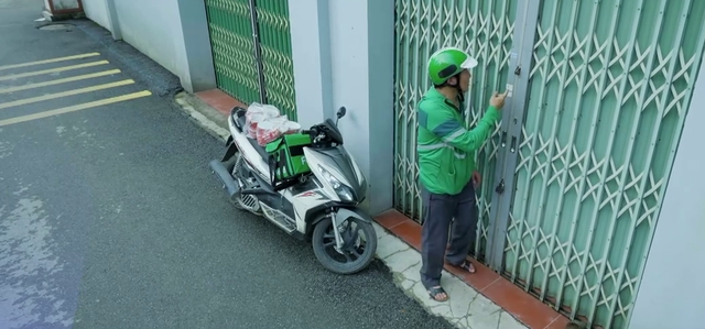 Shipper U60 đại chiến nhóm thanh niên vì cố tình bom hàng: Cái kết khiến "1 người thương, vạn người tức"- Ảnh 1. Shipper U60 đại chiến nhóm thanh niên vì cố tình bom hàng: Cái kết khiến "1 người thương, vạn người tức"- Ảnh 1.