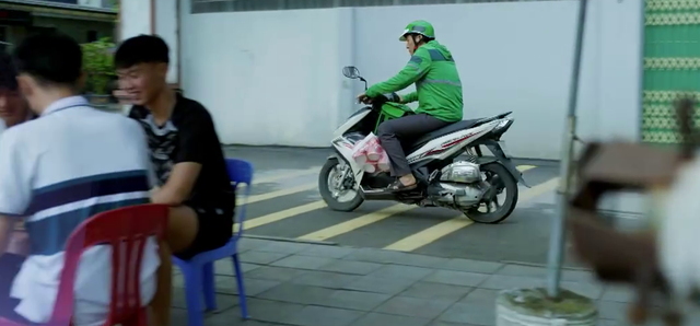 Shipper U60 đại chiến nhóm thanh niên vì cố tình bom hàng: Cái kết khiến "1 người thương, vạn người tức"- Ảnh 2. Shipper U60 đại chiến nhóm thanh niên vì cố tình bom hàng: Cái kết khiến "1 người thương, vạn người tức"- Ảnh 2.