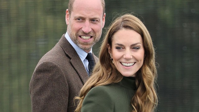 Làm hàng xóm với gia đình Kate có sướng không? Người dân "ngậm đắng" nhìn hàng rào sắt mọc lên, camera giăng kín lối đi- Ảnh 1.