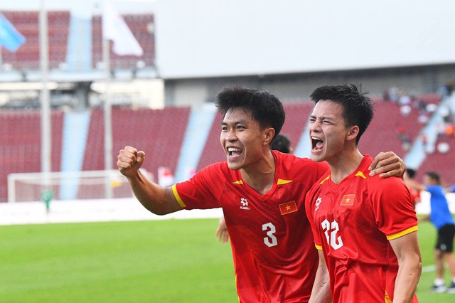 3 phút ghi 2 bàn để vào chung kết SEA Games, U22 Việt Nam khiến trăm triệu người hâm mộ bùng nổ cảm xúc- Ảnh 7.