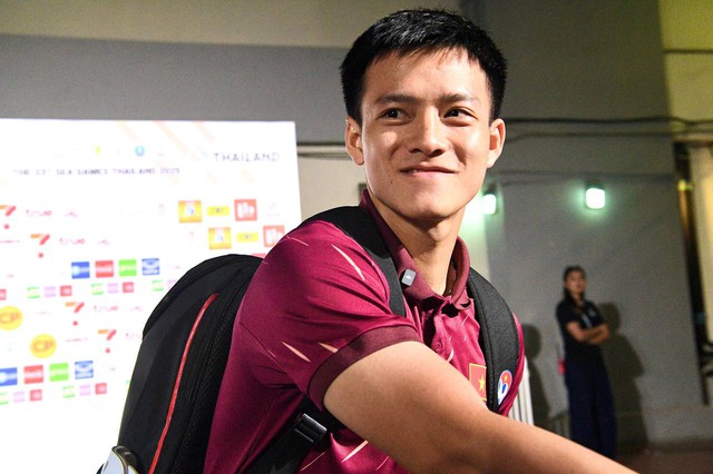 Nam thần 2k3 ăn mừng như Ronaldo, nói 1 câu cực ý nghĩa khi ghi bàn giúp U22 Việt Nam vào chung kết SEA Games- Ảnh 1.