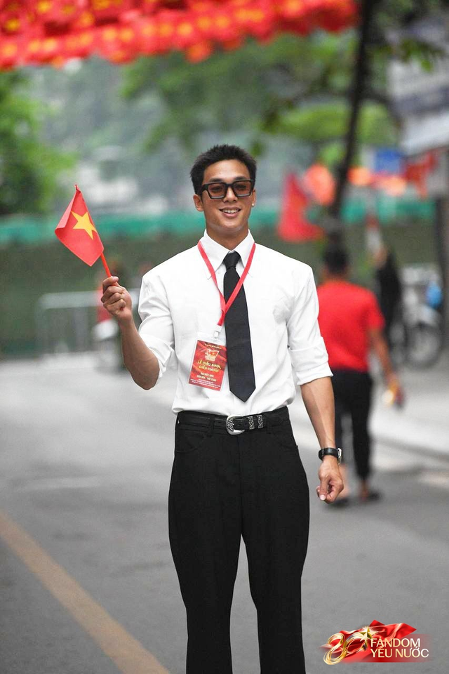 Nam thần thế hệ mới khiến HIEUTHUHAI và loạt mỹ nam không thể toả sáng- Ảnh 2.