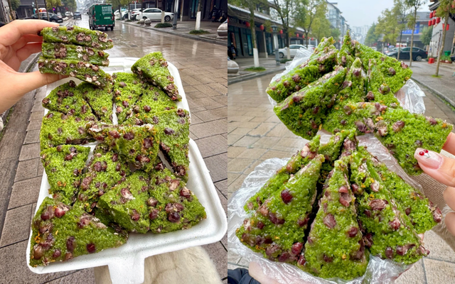 Tưởng là matcha nhưng không phải: Món bánh "xanh mướt" dẻo quẹo đang khiến hội chị em mê đồ Trung lùng sục- Ảnh 1. Tưởng là matcha nhưng không phải: Món bánh "xanh mướt" dẻo quẹo đang khiến hội chị em mê đồ Trung lùng sục- Ảnh 1.