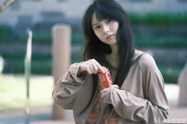 Thiên thần nhí 2 tuổi đã kiếm hàng chục tỷ, bị hơn 1 tỷ người cấm “dao kéo” giờ ra sao? - Ảnh 5. Thiên thần nhí 2 tuổi đã kiếm hàng chục tỷ, bị hơn 1 tỷ người cấm “dao kéo” giờ ra sao? - Ảnh 5.