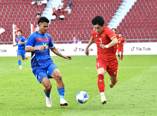 Hotboy U22 Việt Nam 3 lần giành Cầu thủ xuất sắc nhất trận, "out trình" ở SEA Games 33, HLV Kim Sang-sik khuyên xuất ngoại- Ảnh 3. Hotboy U22 Việt Nam 3 lần giành Cầu thủ xuất sắc nhất trận, "out trình" ở SEA Games 33, HLV Kim Sang-sik khuyên xuất ngoại- Ảnh 3.