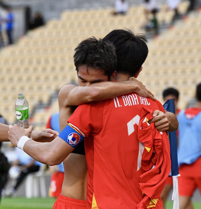 Hotboy U22 Việt Nam 3 lần giành Cầu thủ xuất sắc nhất trận, "out trình" ở SEA Games 33, HLV Kim Sang-sik khuyên xuất ngoại- Ảnh 8. Hotboy U22 Việt Nam 3 lần giành Cầu thủ xuất sắc nhất trận, "out trình" ở SEA Games 33, HLV Kim Sang-sik khuyên xuất ngoại- Ảnh 8.