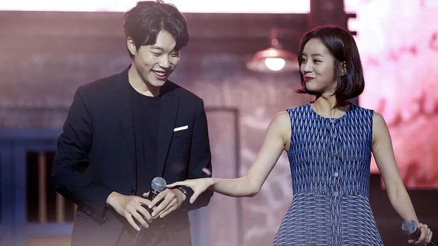 Màn tái hợp điên rồ nhất của Kbiz: Người cũ oan gia né như "né tà" nay muối mặt gặp lại- Ảnh 4. Màn tái hợp điên rồ nhất của Kbiz: Người cũ oan gia né như "né tà" nay muối mặt gặp lại- Ảnh 4.