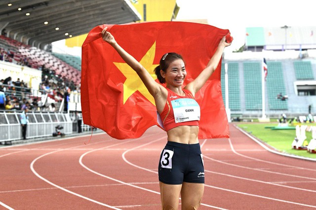 Nguyễn Thị Oanh tạo kỳ tích, xô đổ kỷ lục của chính mình giành hat-trick HCV SEA Games 33- Ảnh 1. Nguyễn Thị Oanh tạo kỳ tích, xô đổ kỷ lục của chính mình giành hat-trick HCV SEA Games 33- Ảnh 1.