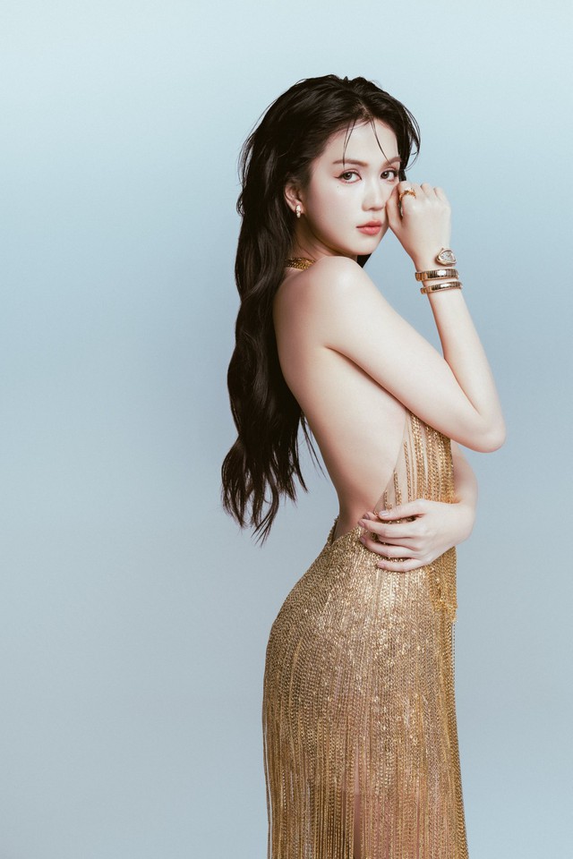 Chuyện gì đang xảy ra với Ngọc Trinh?- Ảnh 4. Chuyện gì đang xảy ra với Ngọc Trinh?- Ảnh 4.