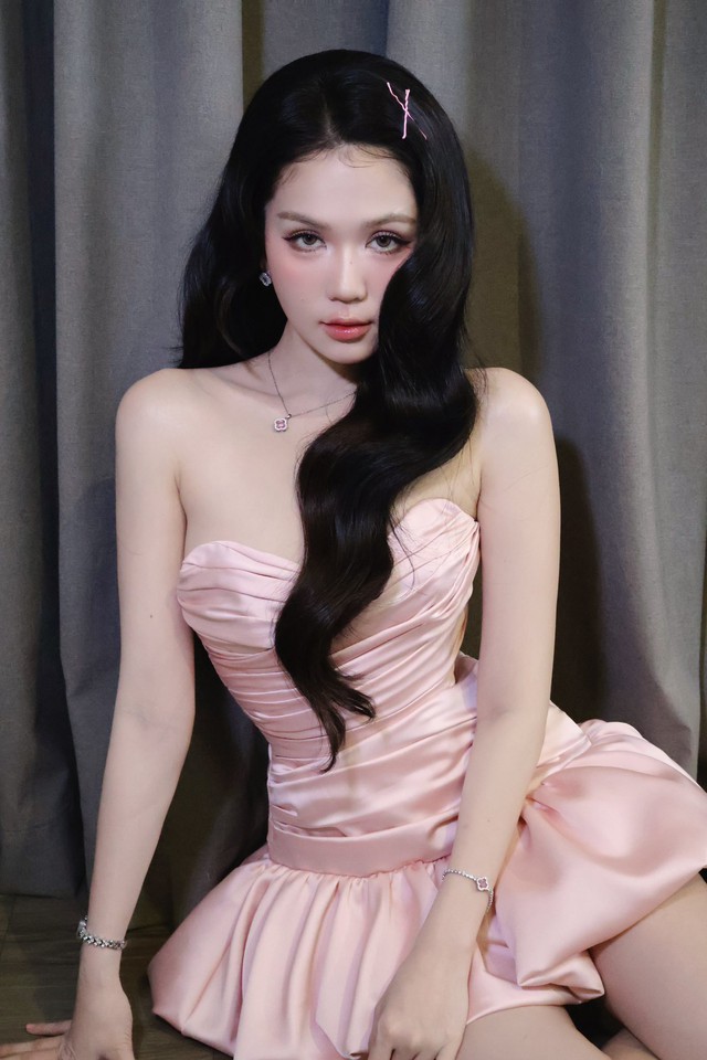 Chuyện gì đang xảy ra với Ngọc Trinh?- Ảnh 5. Chuyện gì đang xảy ra với Ngọc Trinh?- Ảnh 5.