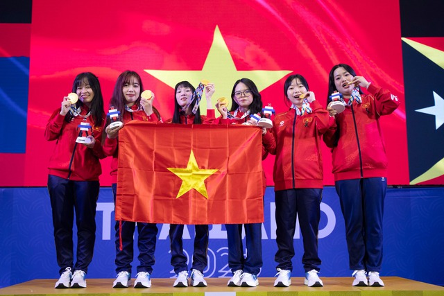 Fan girl thành công nhất lúc này là ai: Giành HCV SEA Games, vỡ òa bật khóc vì được SOOBIN chúc mừng- Ảnh 1. Fan girl thành công nhất lúc này là ai: Giành HCV SEA Games, vỡ òa bật khóc vì được SOOBIN chúc mừng- Ảnh 1.
