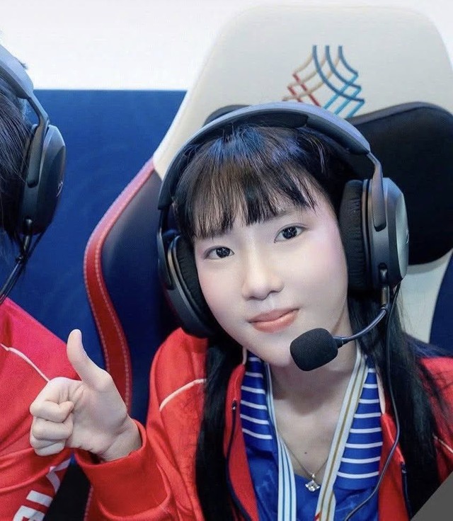 Bức ảnh viral nhất hôm nay: Dáng ngồi ung dung mang về tấm HCV SEA Games cho Liên Quân Mobile Việt Nam- Ảnh 4.