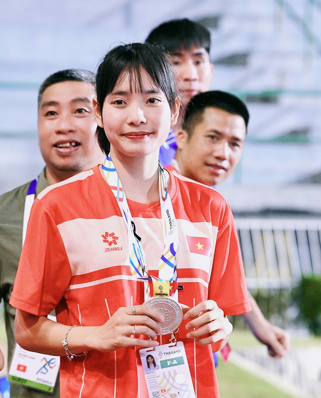 Gặp hotgirl Việt Nam 19 tuổi hot rần rần trên báo Thái Lan, thẹn thùng khi được gọi là "nàng tiên điền kinh"- Ảnh 3. Gặp hotgirl Việt Nam 19 tuổi hot rần rần trên báo Thái Lan, thẹn thùng khi được gọi là "nàng tiên điền kinh"- Ảnh 3.