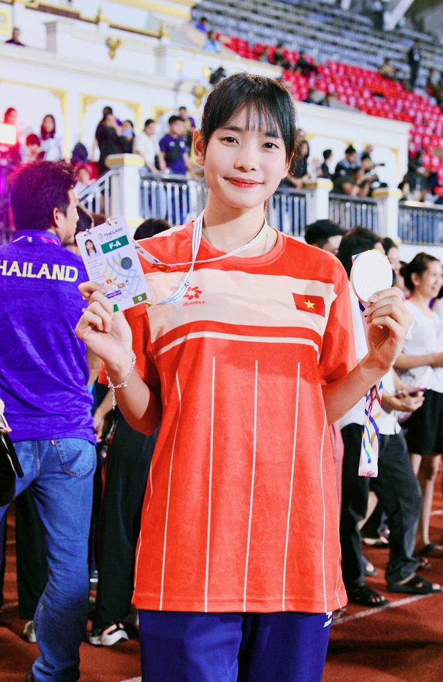 Gặp hotgirl Việt Nam 19 tuổi hot rần rần trên báo Thái Lan, thẹn thùng khi được gọi là "nàng tiên điền kinh"- Ảnh 5. Gặp hotgirl Việt Nam 19 tuổi hot rần rần trên báo Thái Lan, thẹn thùng khi được gọi là "nàng tiên điền kinh"- Ảnh 5.