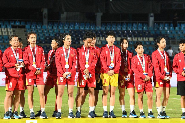 Đêm SEA Games đầy uất ức của Bích Thuỳ: Mất trắng bàn thắng, phản ứng gắt vì bị thay ra, rơi nước mắt bất lực- Ảnh 30. Đêm SEA Games đầy uất ức của Bích Thuỳ: Mất trắng bàn thắng, phản ứng gắt vì bị thay ra, rơi nước mắt bất lực- Ảnh 30.