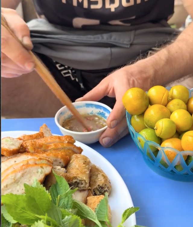 Khách Tây tự cười chính mình khi từng chê 1 món Việt nhưng sau đó lại "nghiện"- Ảnh 2. Khách Tây tự cười chính mình khi từng chê 1 món Việt nhưng sau đó lại "nghiện"- Ảnh 2.