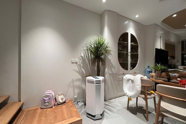 Hà Nội ô nhiễm không khí trở lại: Mẹ đừng chủ quan khi đưa con đi đến nhà trẻ- Ảnh 4. Hà Nội ô nhiễm không khí trở lại: Mẹ đừng chủ quan khi đưa con đi đến nhà trẻ- Ảnh 4.