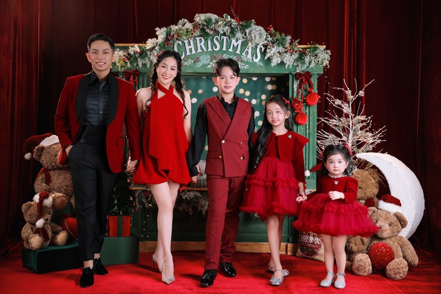 Mê mẩn 3 thiên thần nhà Khánh Thi-Phan Hiển: Cậu cả điển trai, cô hai sang chảnh, út cưng Lisa xinh yêu như búp bê!- Ảnh 11.