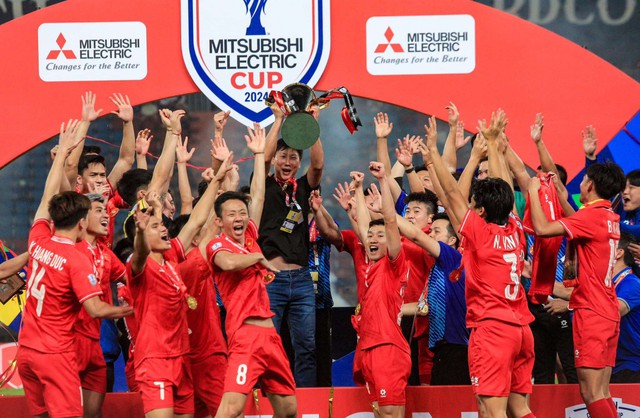 "Cú ăn ba" lịch sử Đông Nam Á của HLV Kim Sang-sik, ngay cả ông Park Hang-seo cũng không có được- Ảnh 1.