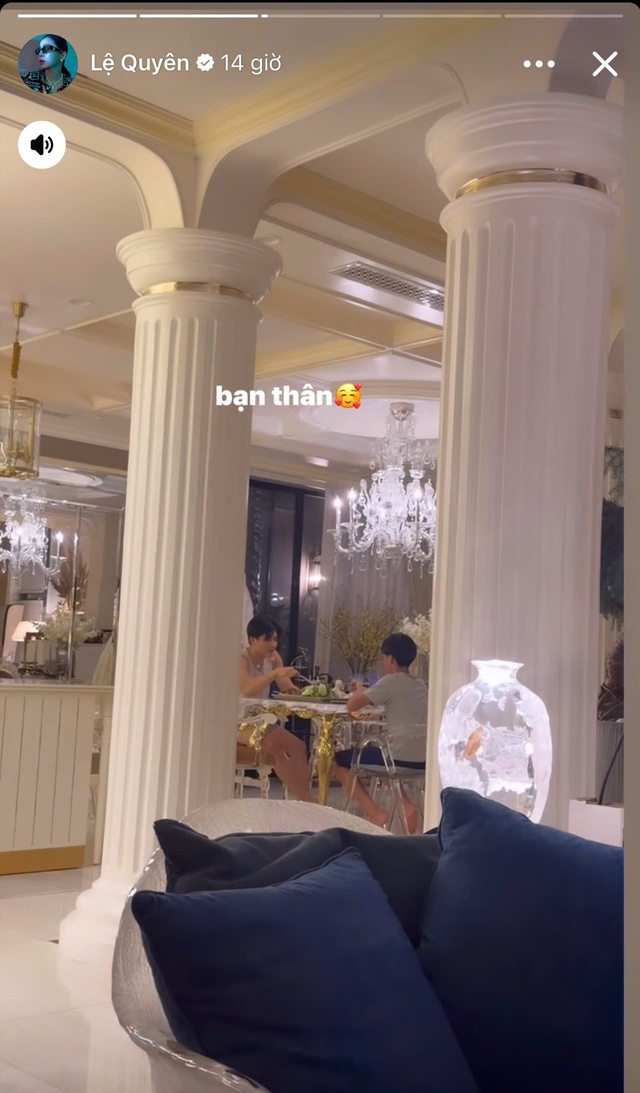 Loá mắt khung cảnh bên trong biệt thự đắt đỏ, 3,6 tỷ chỉ xây được cái cổng của Lệ Quyên- Ảnh 2. Loá mắt khung cảnh bên trong biệt thự đắt đỏ, 3,6 tỷ chỉ xây được cái cổng của Lệ Quyên- Ảnh 2.