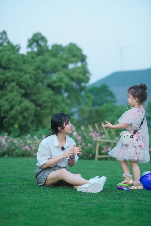 Những điều đặc biệt trong tính cách của bé gái không được sống gần mẹ- Ảnh 4. Những điều đặc biệt trong tính cách của bé gái không được sống gần mẹ- Ảnh 4.