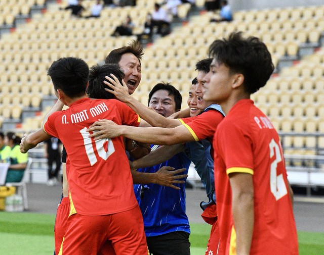 Hot: Lộ danh tính tổ trọng tài trận chung kết giữa U22 Việt Nam và U22 Thái Lan tối nay ở SEA Games 33- Ảnh 2.
