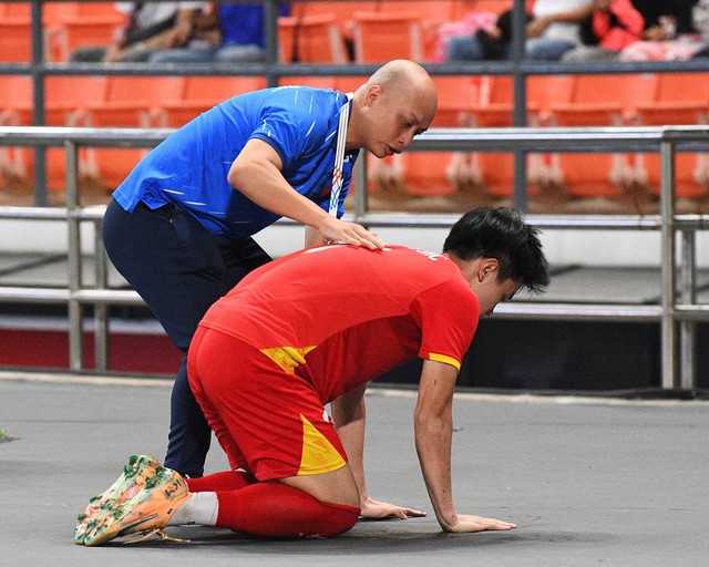 Phỏng vấn nóng ngôi sao sáng nhất U22 Việt Nam - Đình Bắc: "Vô địch trên đất Thái sướng không gì bằng!"- Ảnh 22.