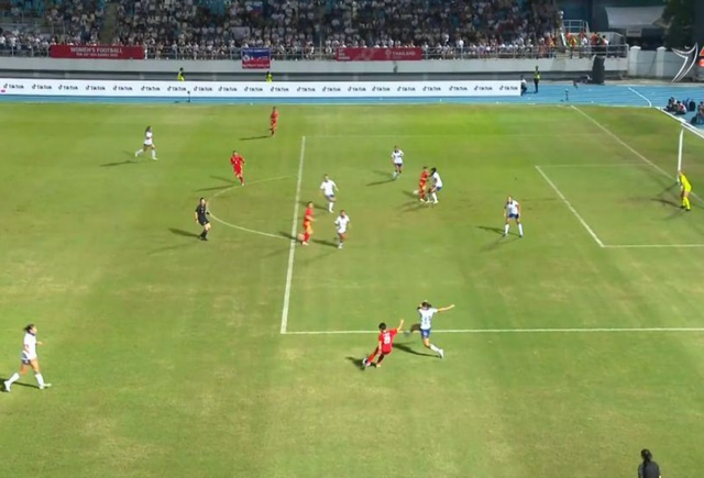 Tình trạng hiện tại của trọng tài người Lào khiến đội tuyển nữ Việt Nam mất oan bàn thắng- Ảnh 1. Tình trạng hiện tại của trọng tài người Lào khiến đội tuyển nữ Việt Nam mất oan bàn thắng- Ảnh 1.