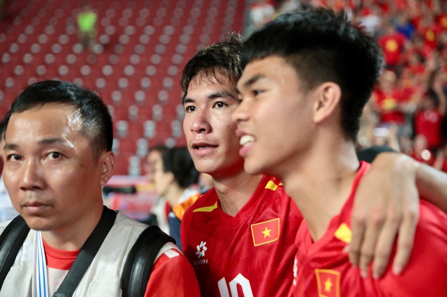 Phỏng vấn cầu thủ U22 Việt Nam: Lộ lý do ngược dòng kịch tính khiến U22 Thái Lan "ôm hận" trên sân nhà- Ảnh 8.