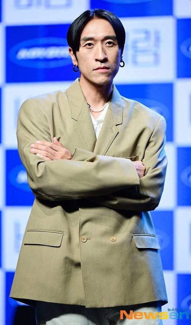 Ca sĩ nổi tiếng đi làm shipper, òa khóc vì không được chủ trả dù chỉ 1 xu- Ảnh 3. Ca sĩ nổi tiếng đi làm shipper, òa khóc vì không được chủ trả dù chỉ 1 xu- Ảnh 3.