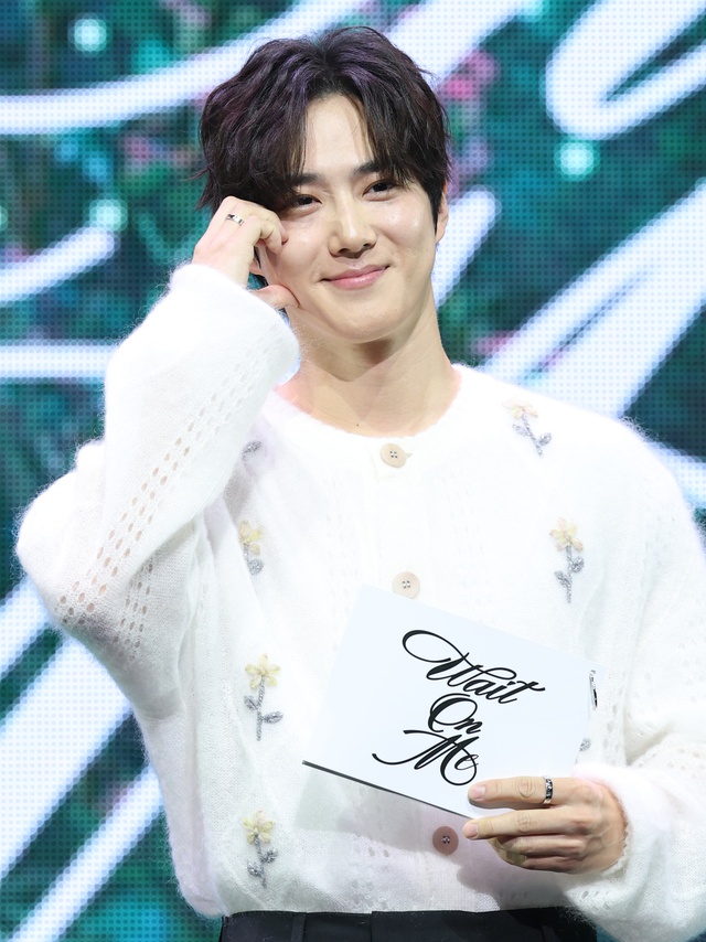 Sao hạng A hết thời: Ế vé đến mức hủy show, phải “phông bạt” cả đám đông tham dự- Ảnh 3. Sao hạng A hết thời: Ế vé đến mức hủy show, phải “phông bạt” cả đám đông tham dự- Ảnh 3.