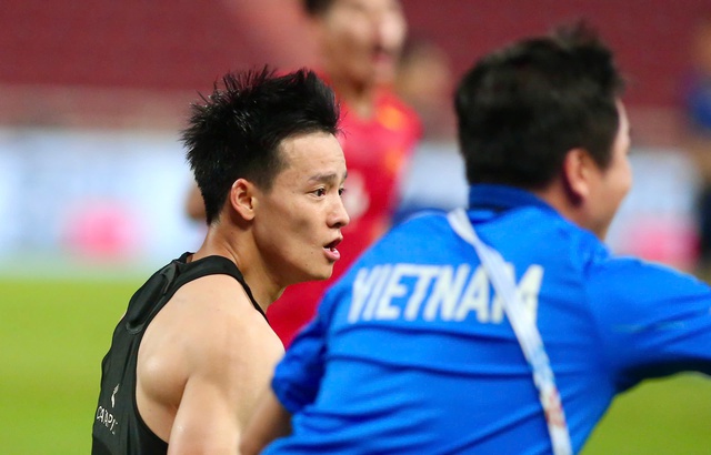 Sự thật về chiếc “crop top đen” giúp Thanh Nhàn và Tiến Linh khoe múi, khoe cả chiến thắng- Ảnh 6. Sự thật về chiếc “crop top đen” giúp Thanh Nhàn và Tiến Linh khoe múi, khoe cả chiến thắng- Ảnh 6.