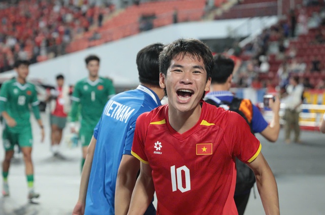 Phỏng vấn cầu thủ U22 Việt Nam: Lộ lý do ngược dòng kịch tính khiến U22 Thái Lan "ôm hận" trên sân nhà- Ảnh 5.