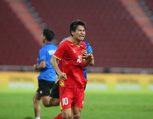 Phỏng vấn cầu thủ U22 Việt Nam: Lộ lý do ngược dòng kịch tính khiến U22 Thái Lan "ôm hận" trên sân nhà- Ảnh 7.