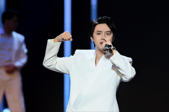 Nam rapper vừa “tốt nghiệp” Rap Việt đã ghi dấu tại sự kiện cấp Quốc gia, khoe ca khúc mới ai nghe cũng xúc động- Ảnh 1. Nam rapper vừa “tốt nghiệp” Rap Việt đã ghi dấu tại sự kiện cấp Quốc gia, khoe ca khúc mới ai nghe cũng xúc động- Ảnh 1.