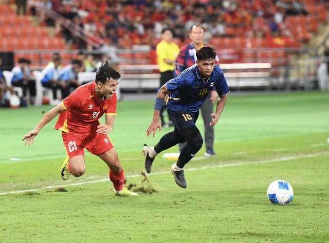 Phỏng vấn cầu thủ U22 Việt Nam: Lộ lý do ngược dòng kịch tính khiến U22 Thái Lan "ôm hận" trên sân nhà- Ảnh 1.